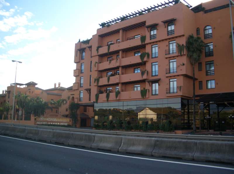 LiggingDit elegante hotel bevindt zich in een recreatiegebied van Estepona