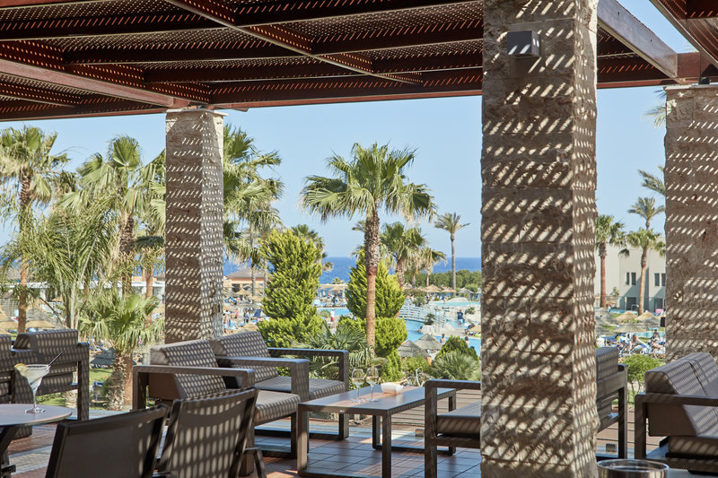 LiggingDit hotel ligt direct aan de zee