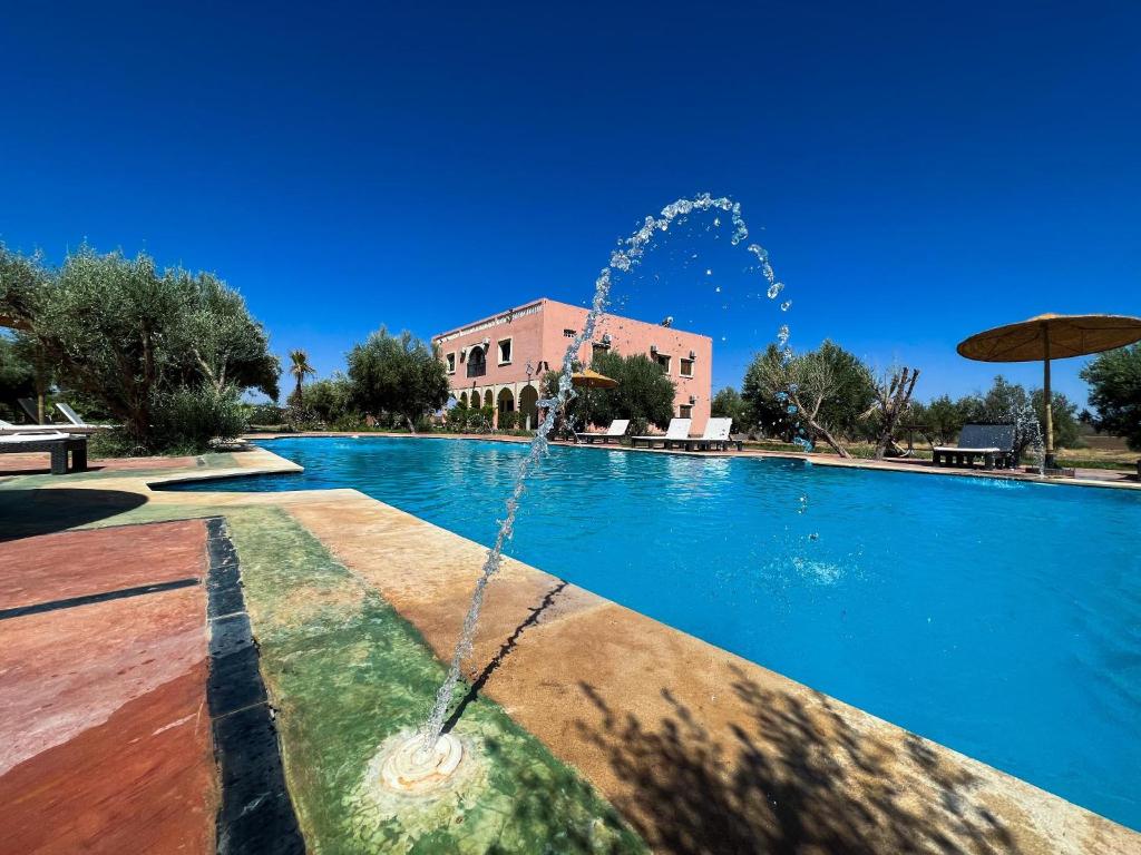 LiggingGuest House Qodwa is gelegen in Sidi Abdallah Ghiat