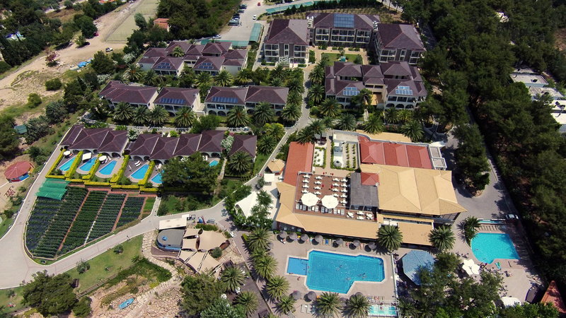 LiggingDit resort bevindt zich een paar minuten te voet van het centrum van Potos verwijderd.HotelfaciliteitenMeertalig personeel (Engels