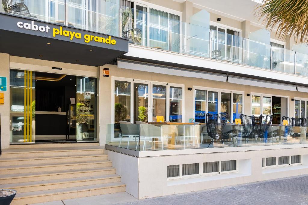 LiggingCabot Playa Grande bevindt zich in de badplaats Playa de Palma op Mallorca