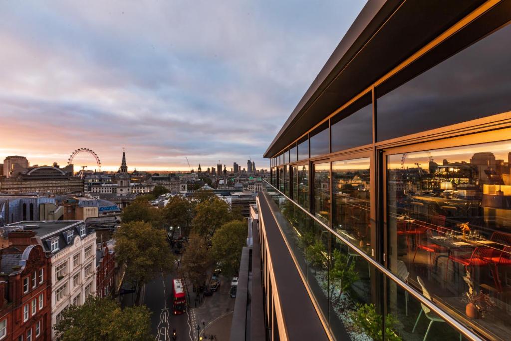 LiggingAssembly Leicester Square ligt midden in het bruisende hart van Londen