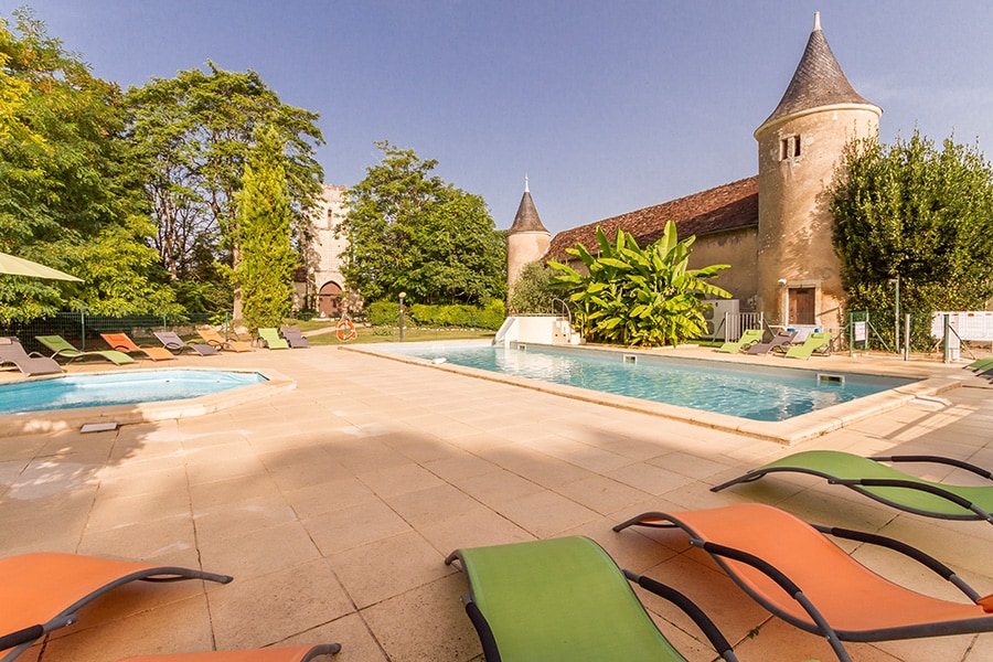 Camping Le Petit Trianon de Saint Ustre | Reserveren bij Flickmyhouse