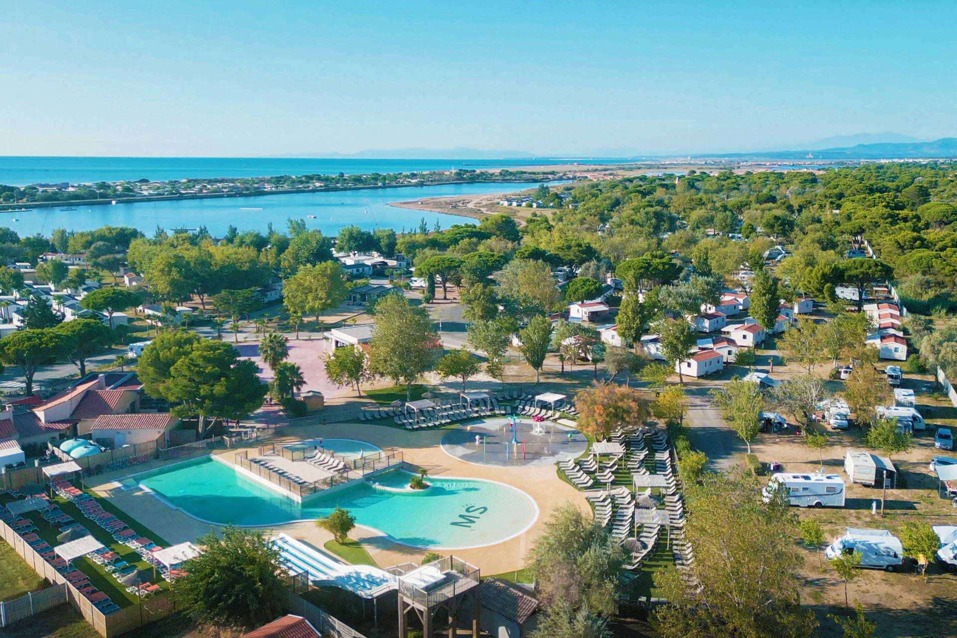 MS Vacances - Camping Club La Côte des Roses | Reserveren bij Flickmyhouse