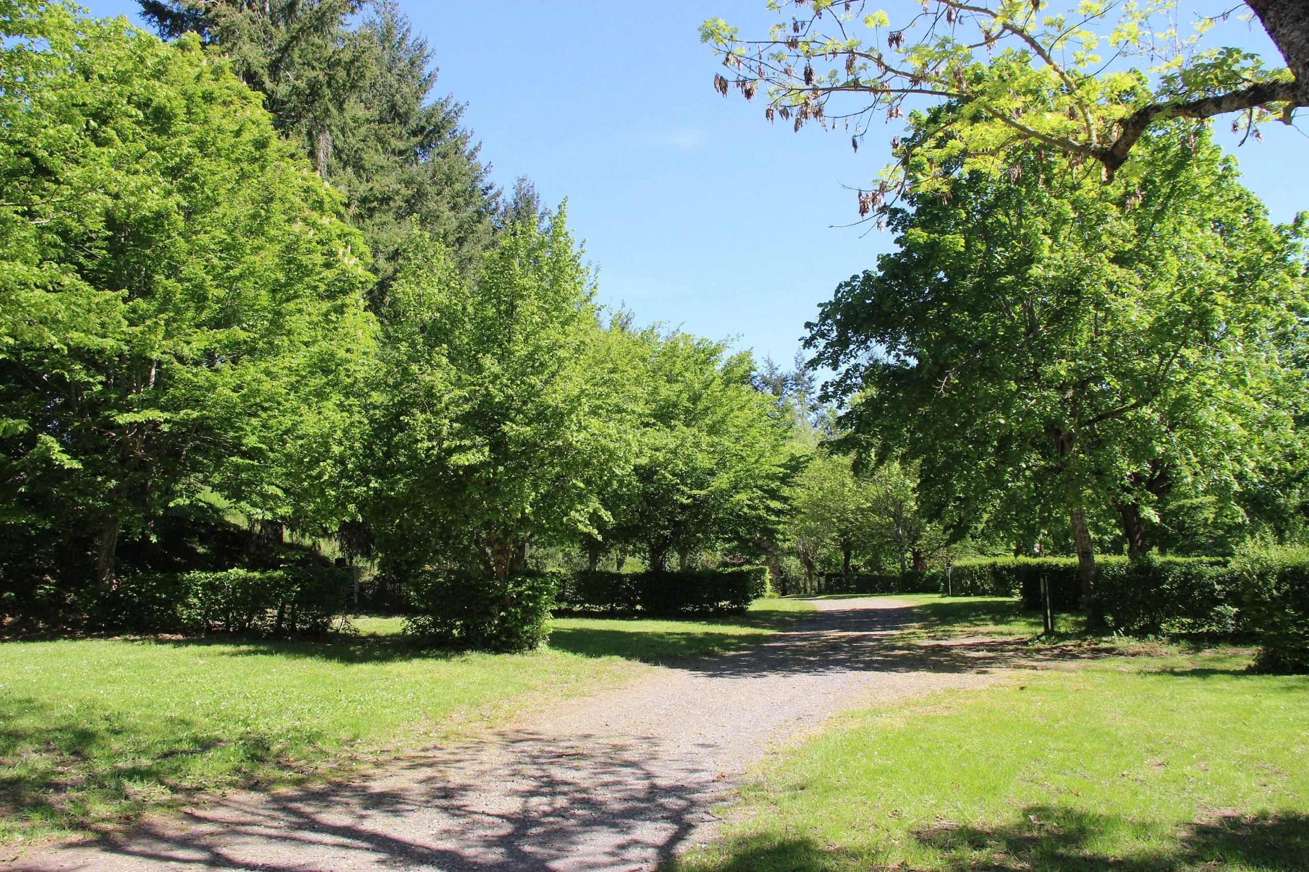 Flower Camping du Lac de Saint-Point Lamartine | Reserveren bij Flickmyhouse