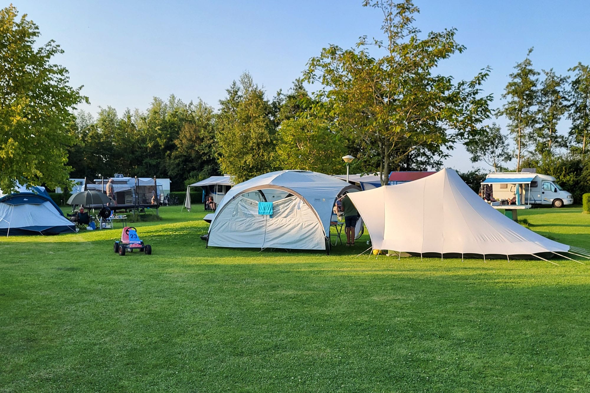 Camping Het Twiskerveld | Reserveren bij Flickmyhouse