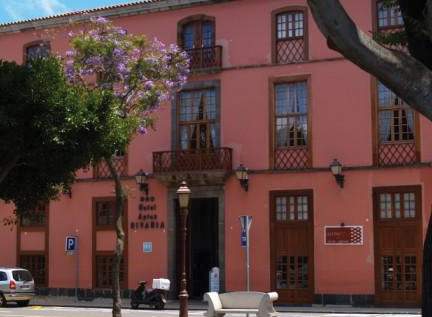 LiggingHet hotel ligt in het historische centrum van San Cristóbal de La Laguna