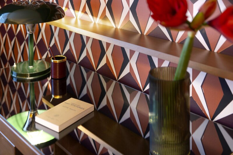 LiggingDit aantrekkelijke hotel ligt aan het Omoniaplein