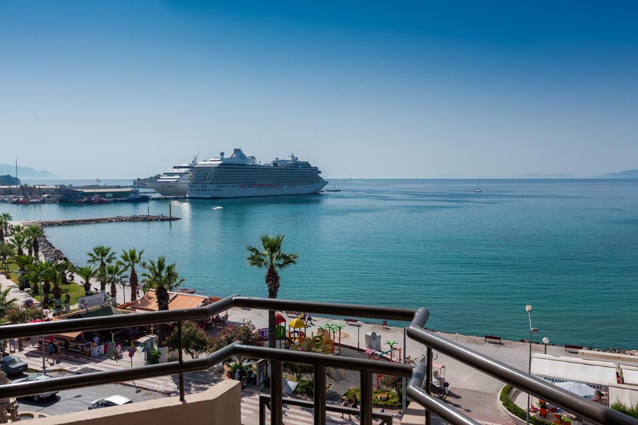 LiggingHet hotel bevindt zich direct in het toeristische centrum alsmede direct aan het strand.  HotelfaciliteitenHet Derici Hotel biedt diverse faciliteiten om uw verblijf extra aangenaam te maken