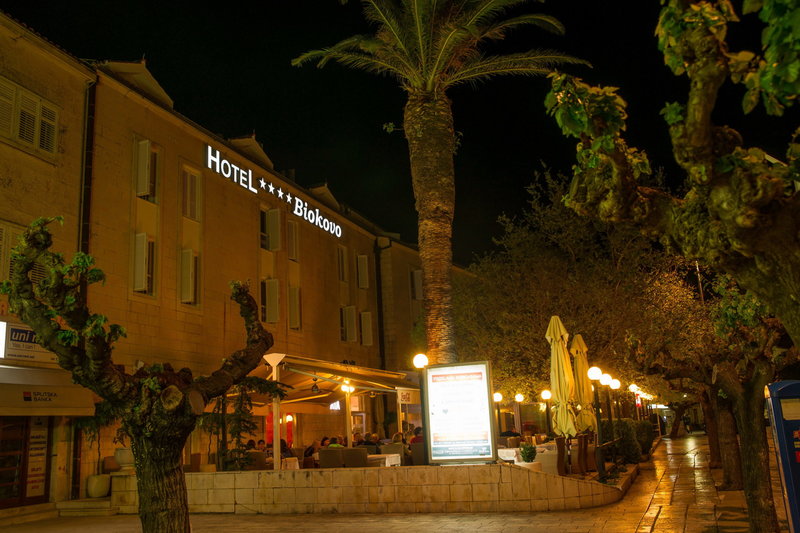 LiggingDit hotel is uitstekend gelegen