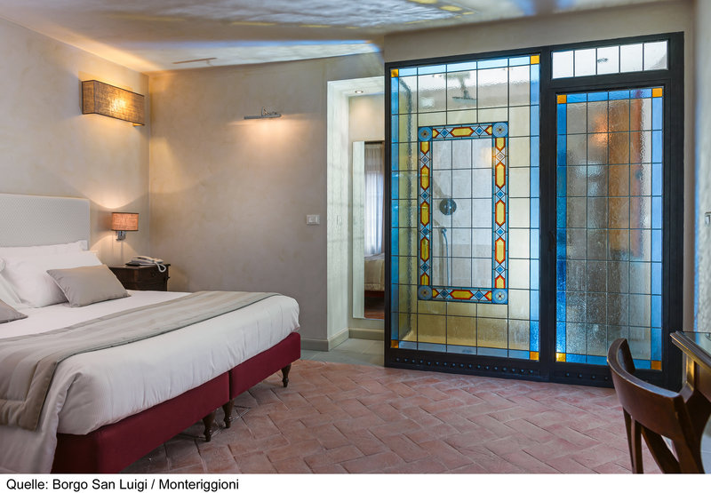 LiggingHet hotel ligt aan de toegangspoort van Siena