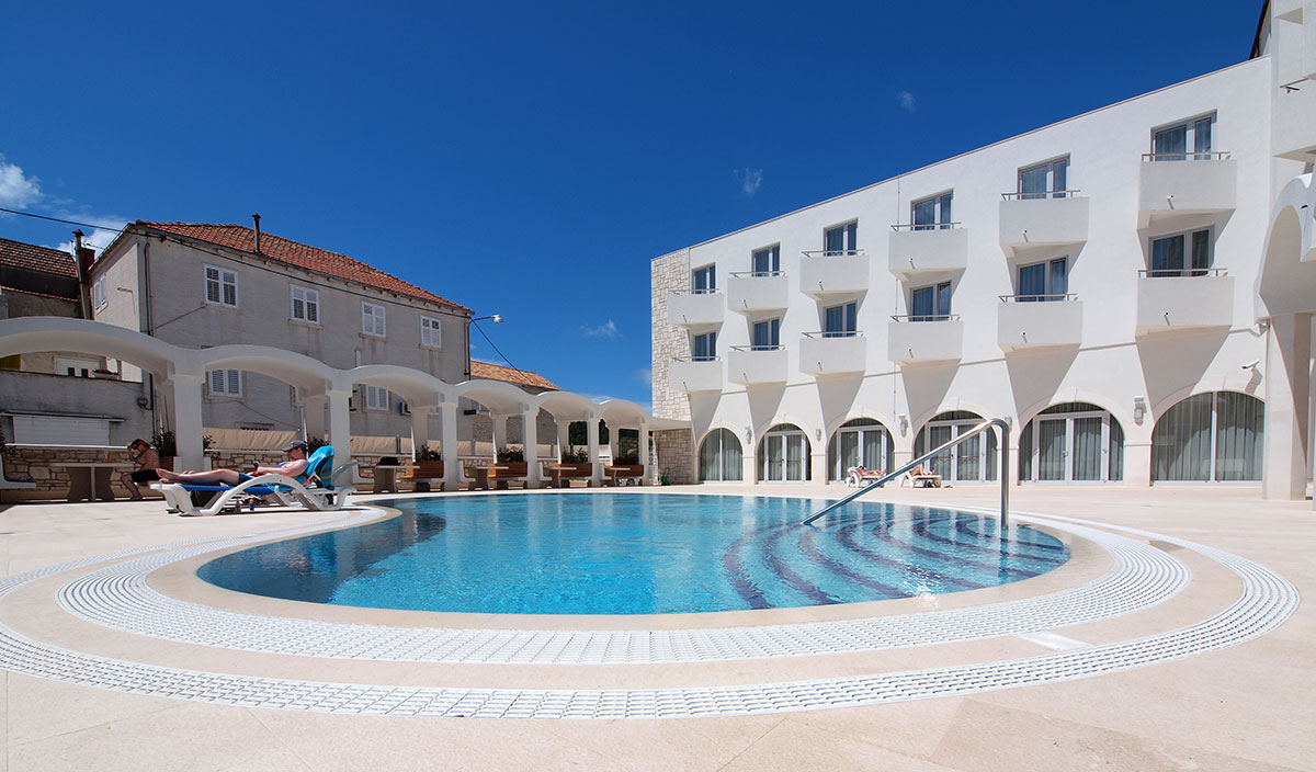 LiggingDit hotel ligt direct aan het strand