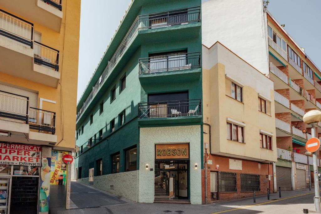 LiggingHotel Robson ligt in Lloret de Mar