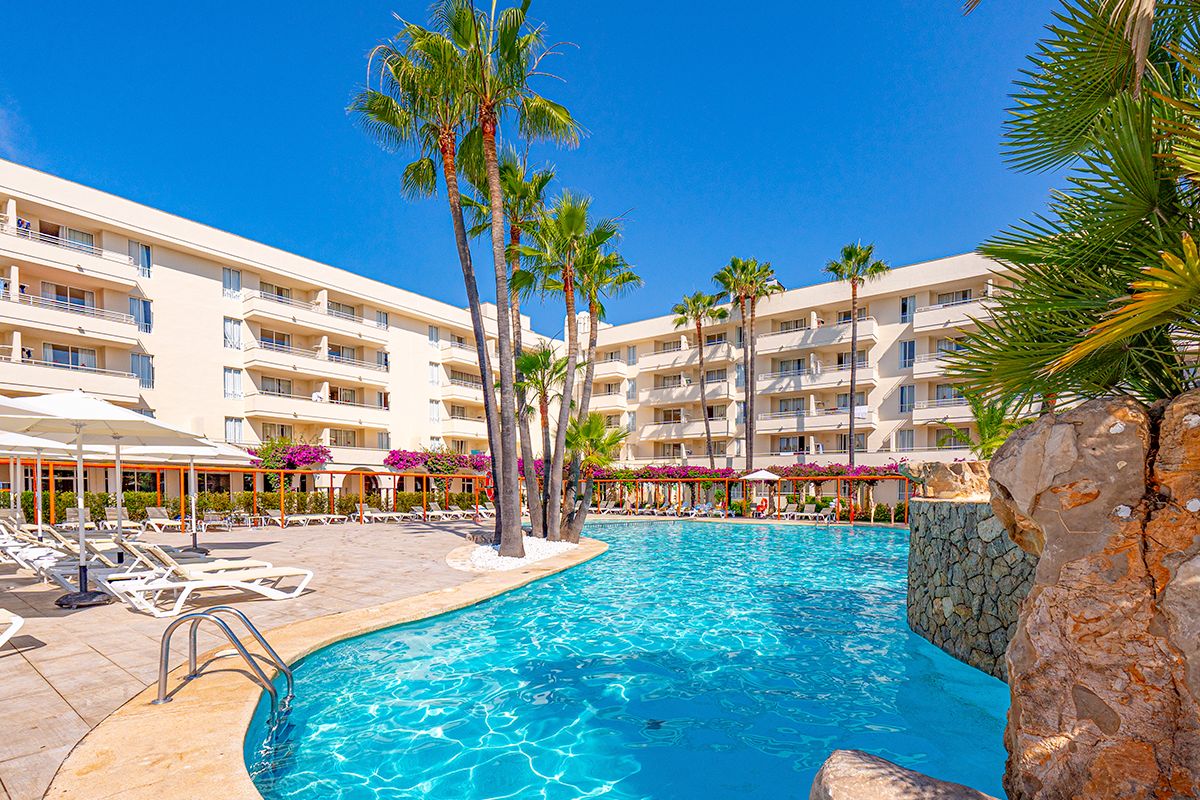 LiggingHotel Intelier Rosella is gelegen in Sa Coma