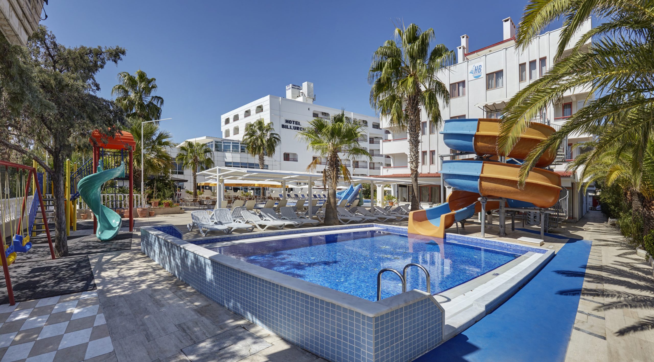 LiggingHotel Billurcu ligt op slechts 5 minuten lopen van het populaire Sarimsakli Beach