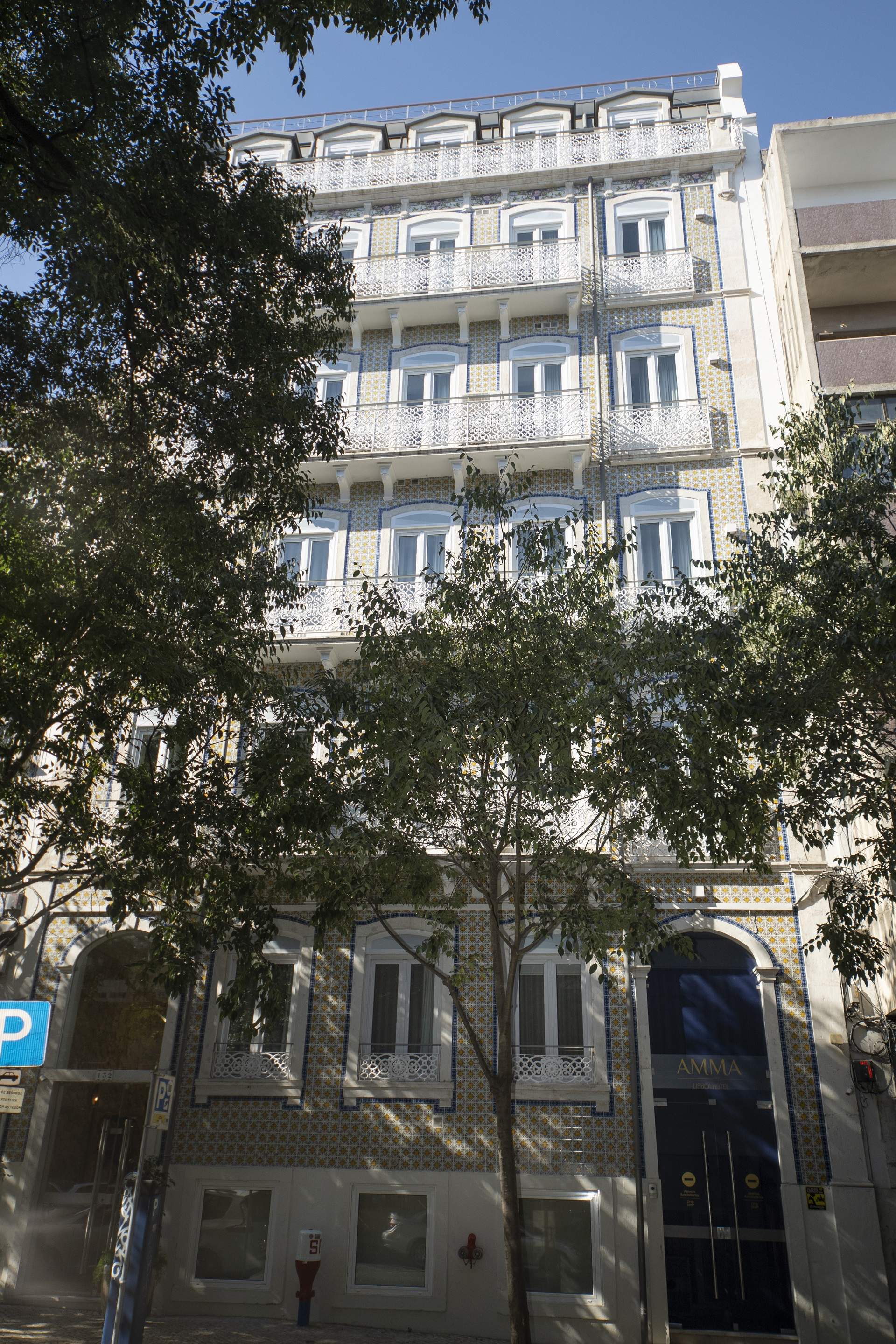 LiggingM'AR De AR Auria bevindt zich in de wijk rond Saldanha/Arroios in Lissabon