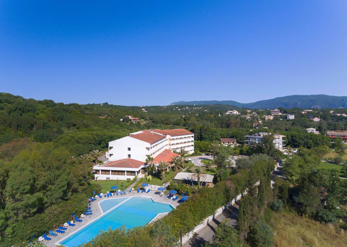 LiggingDit moderne en comfortabele hotel is gelegen in het centrum van Dassia