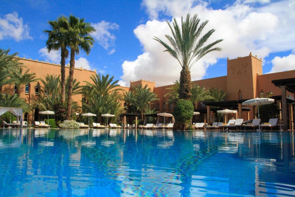 LiggingLe Berbère Palace is een imposant vijfsterrenresort gelegen in het hart van Ouarzazate